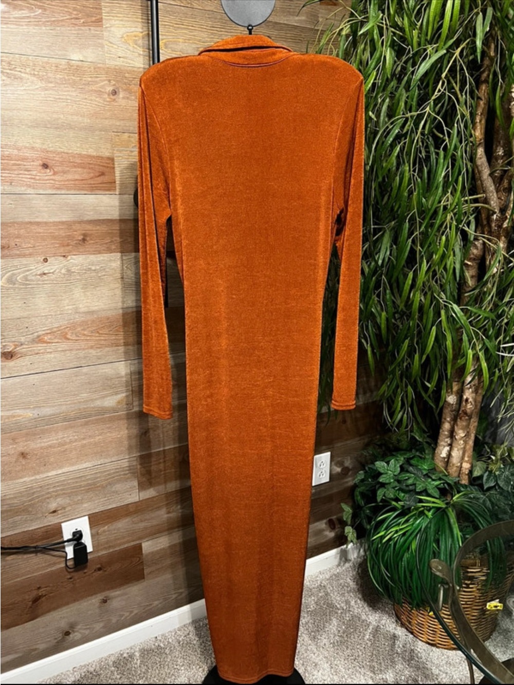 Fashion Nova rust ruched maxi dress. XL - Picture 4 of 5
